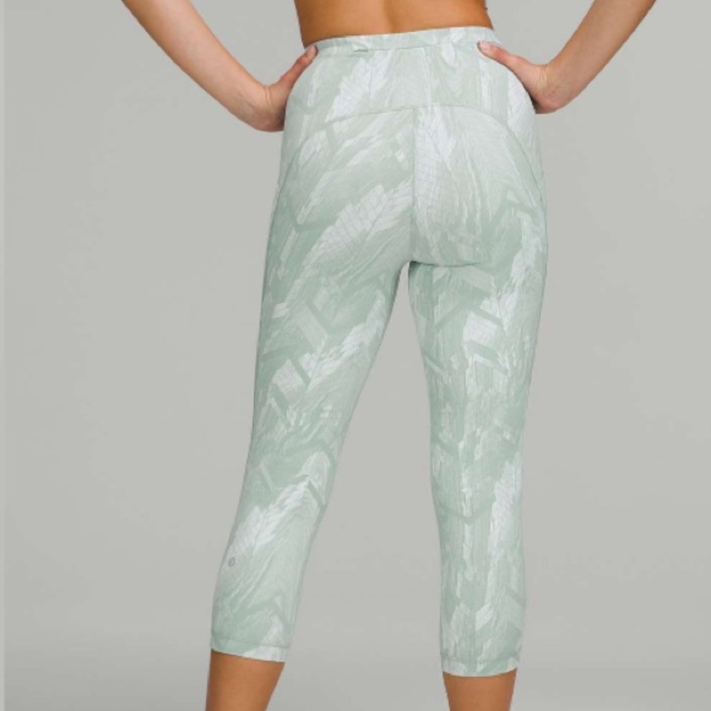 Lululemon Swift Speed Leggings | Size 4, 21” Inseam - Picture 2 of 8